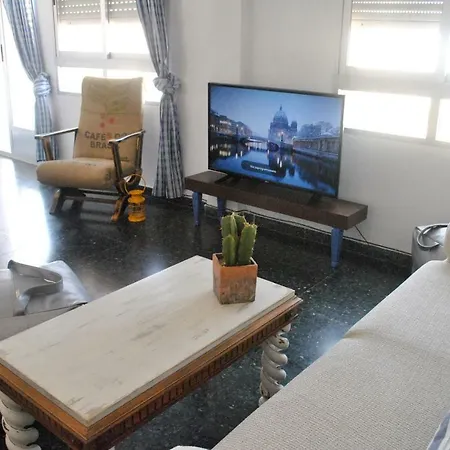 Apartamento Bienvenido A Gandia! 150 M De La Playa Para 6 Personas