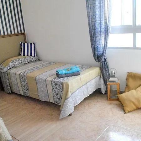 Apartamento Bienvenido A Gandia! 150 M De La Playa Para 6 Personas